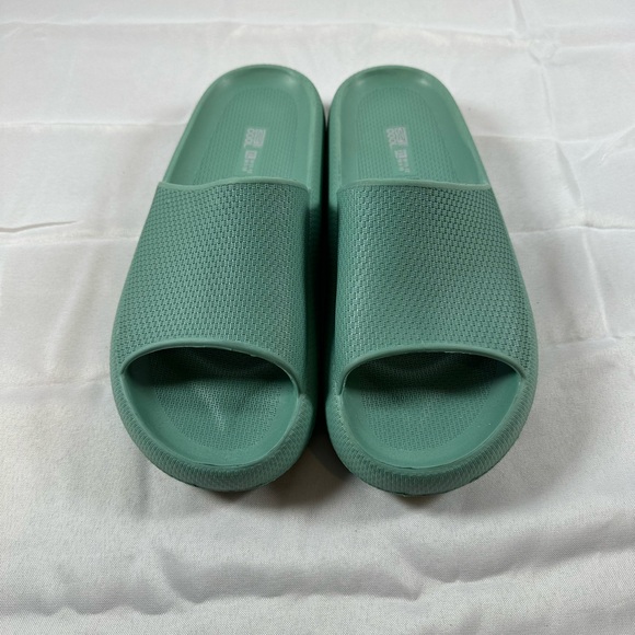 32 degrees Cool Sandals - Picture 2 of 4